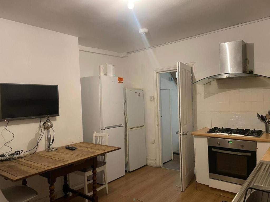 Guest House Balham, South London Spacious, Lambert, 6 Rooms Available Bilik gambar