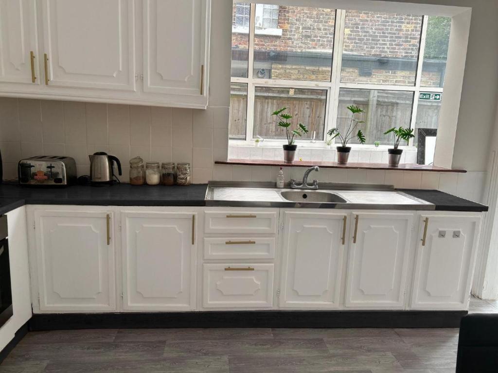 Guest House Balham, South London Spacious, Lambert, 6 Rooms Available Bilik gambar